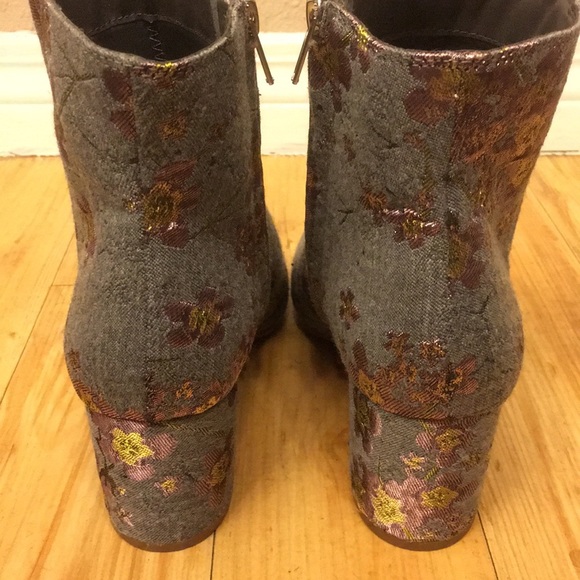 New Zigi soho Gray Floral Booties - Picture 5 of 8